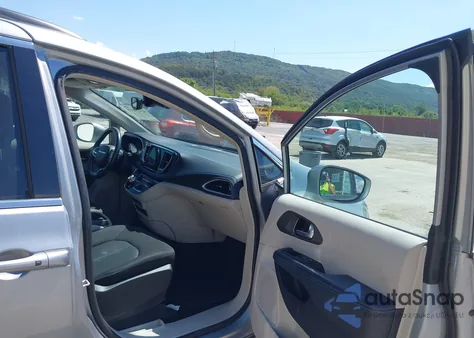 2021 Chrysler Pacifica Touring Awd z USA, uszkodzony, nr VIN 2C4RC3FG7MR514668